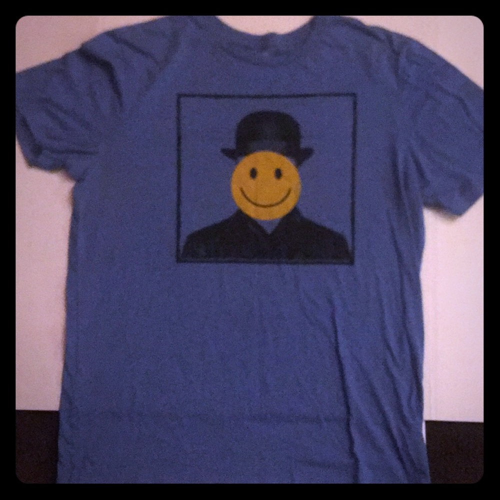 Smiley face t-shirt - Picture 1 of 3